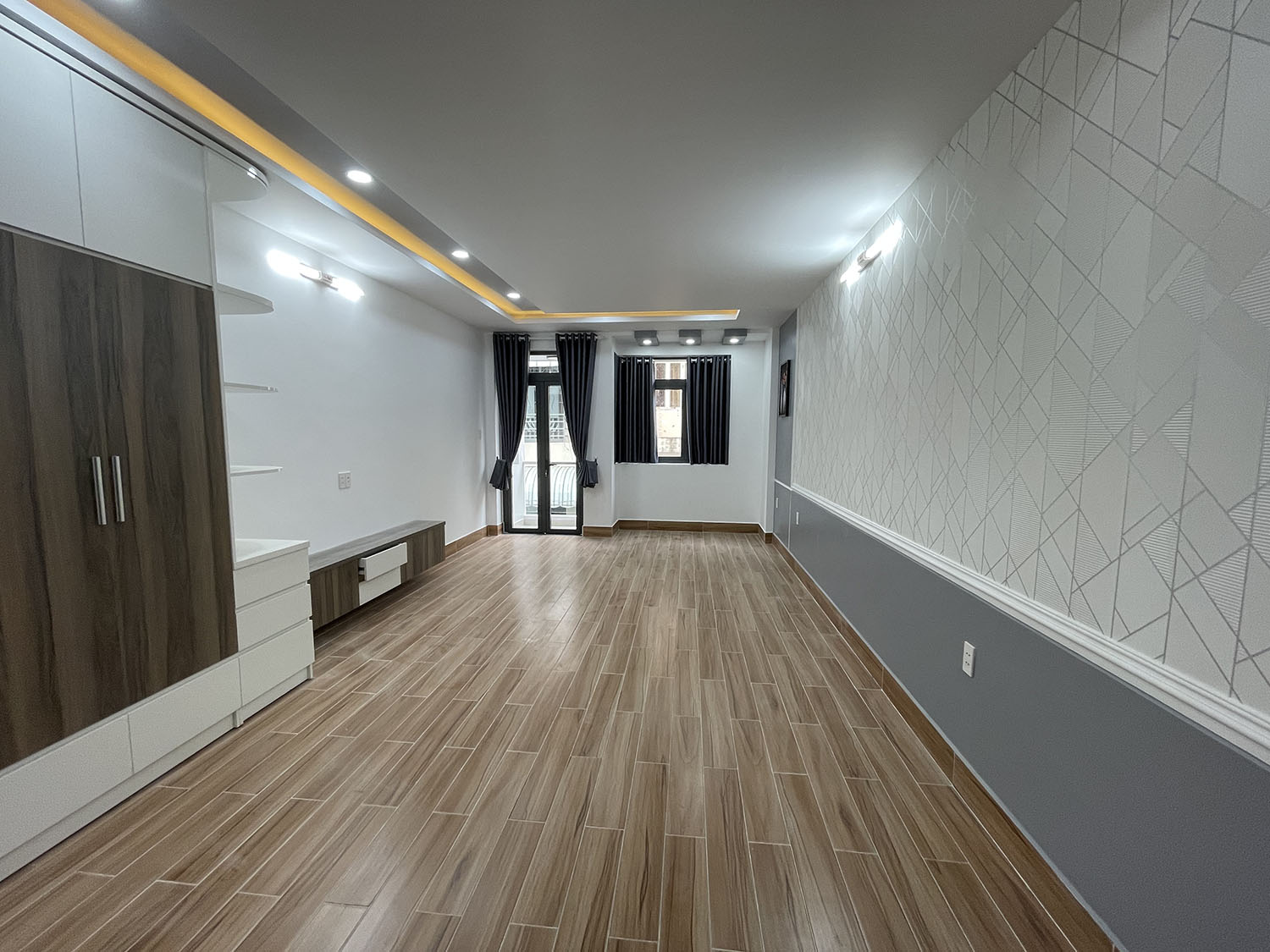 Bán Nhà Nguyễn Công Hoan, Phú Nhuận Tuyệt Phẩm nhà phố 4 lầu (4mx14m) t.kế Singapore sang trọng